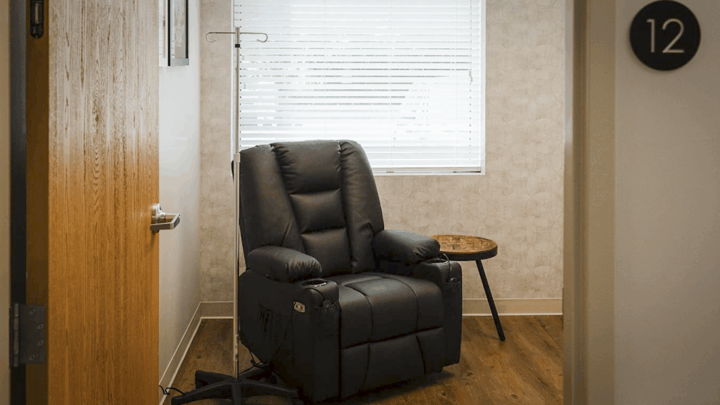 do you have to be hospitalized for iv antibiotics​, Do You Have To Be Hospitalized for IV Antibiotics?, Healix Infusion Care